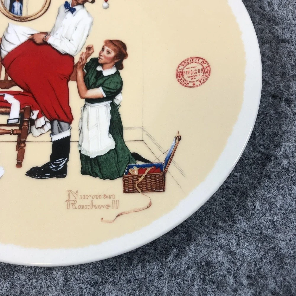 Vintage Knowles‎ Norman Rockwell 1992 Multicolor Plate Christmas Surprise